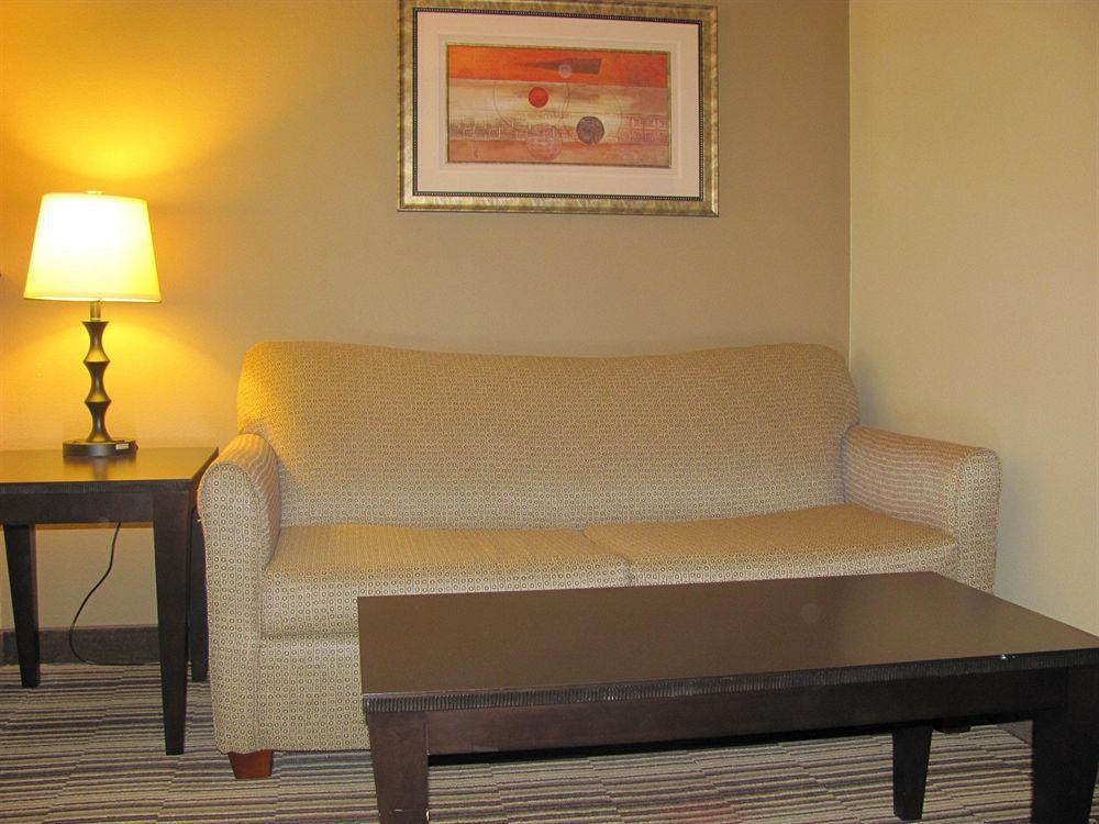 Holiday Inn Express Hotel & Suites Burlington By Ihg Pokój zdjęcie