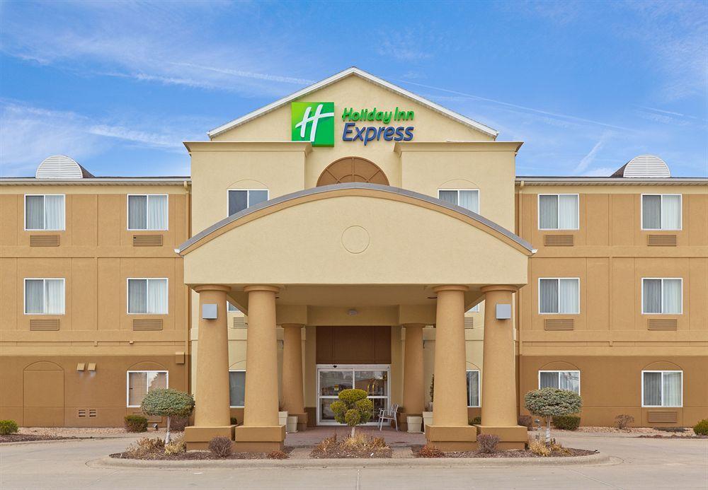 Holiday Inn Express Hotel & Suites Burlington By Ihg Zewnętrze zdjęcie