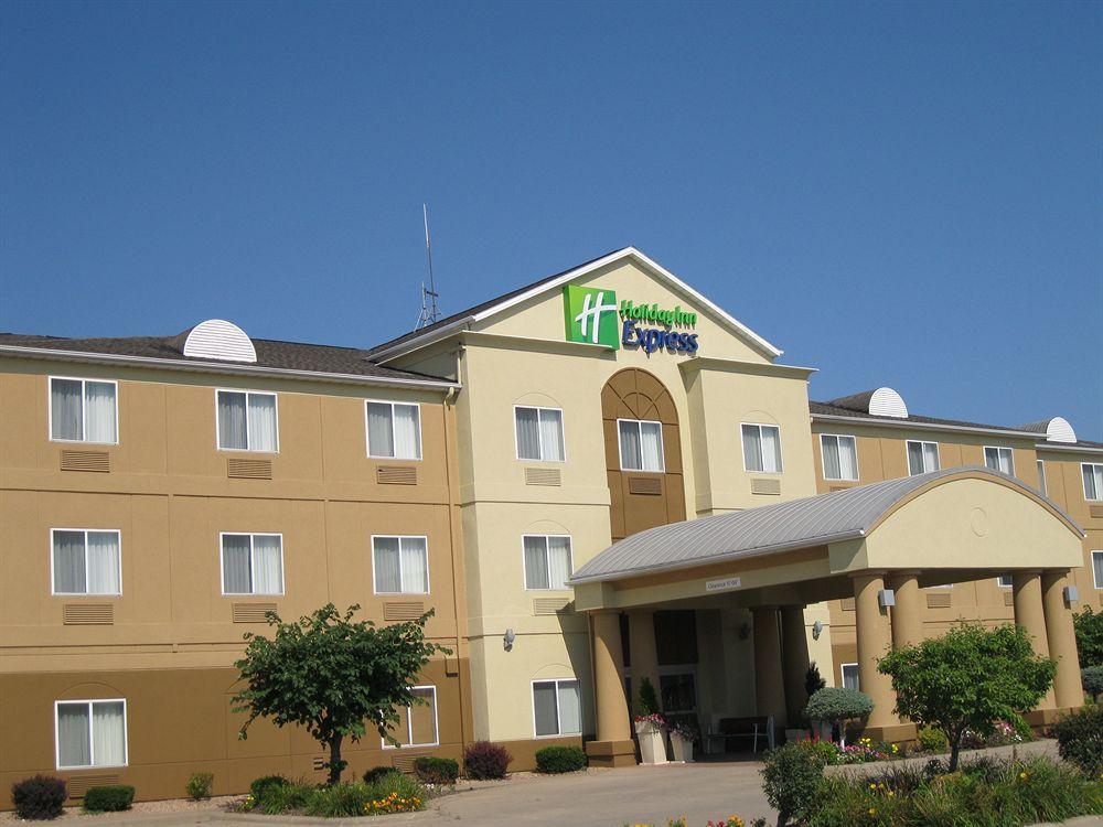 Holiday Inn Express Hotel & Suites Burlington By Ihg Zewnętrze zdjęcie