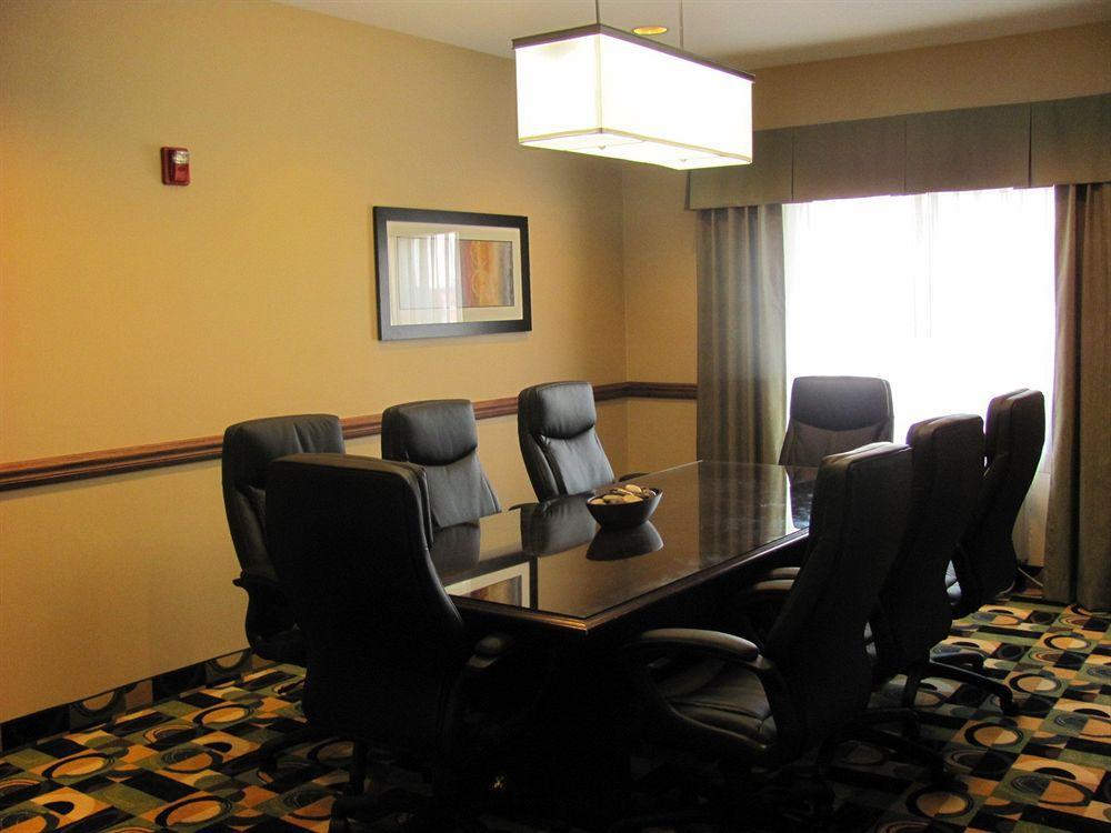 Holiday Inn Express Hotel & Suites Burlington By Ihg Udogodnienia zdjęcie