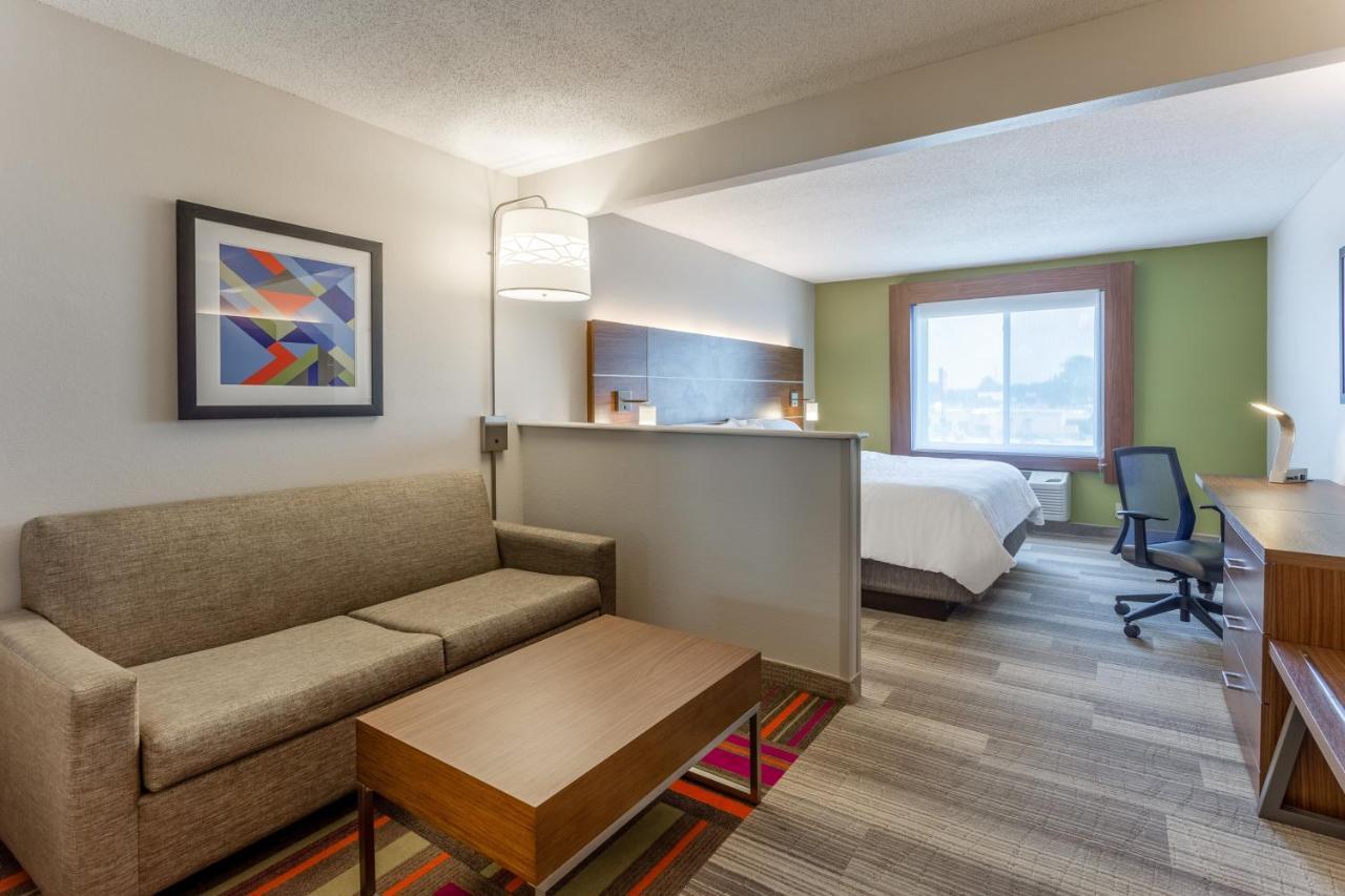 Holiday Inn Express Hotel & Suites Burlington By Ihg Zewnętrze zdjęcie