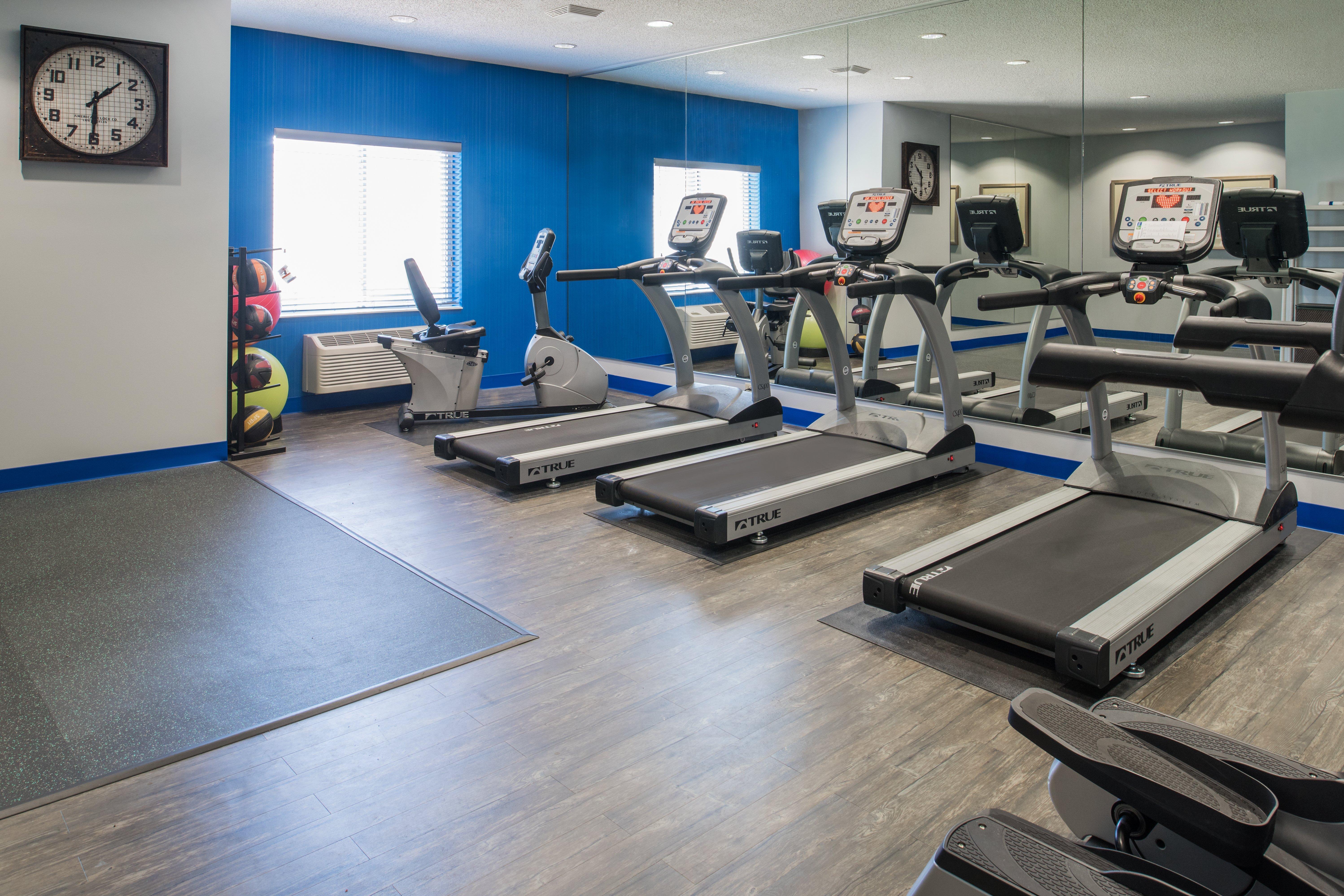 Holiday Inn Express Hotel & Suites Burlington By Ihg Zewnętrze zdjęcie