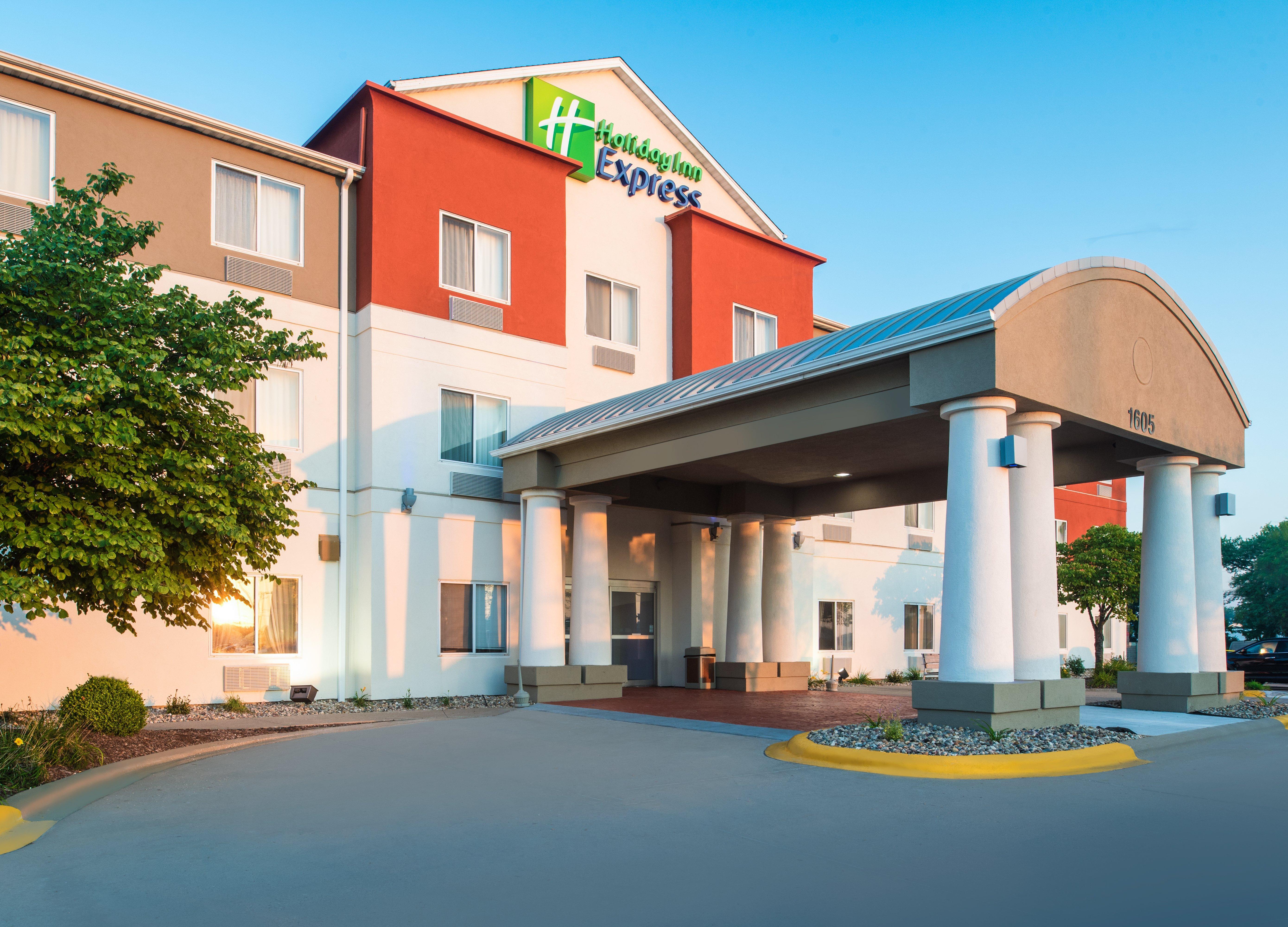 Holiday Inn Express Hotel & Suites Burlington By Ihg Zewnętrze zdjęcie