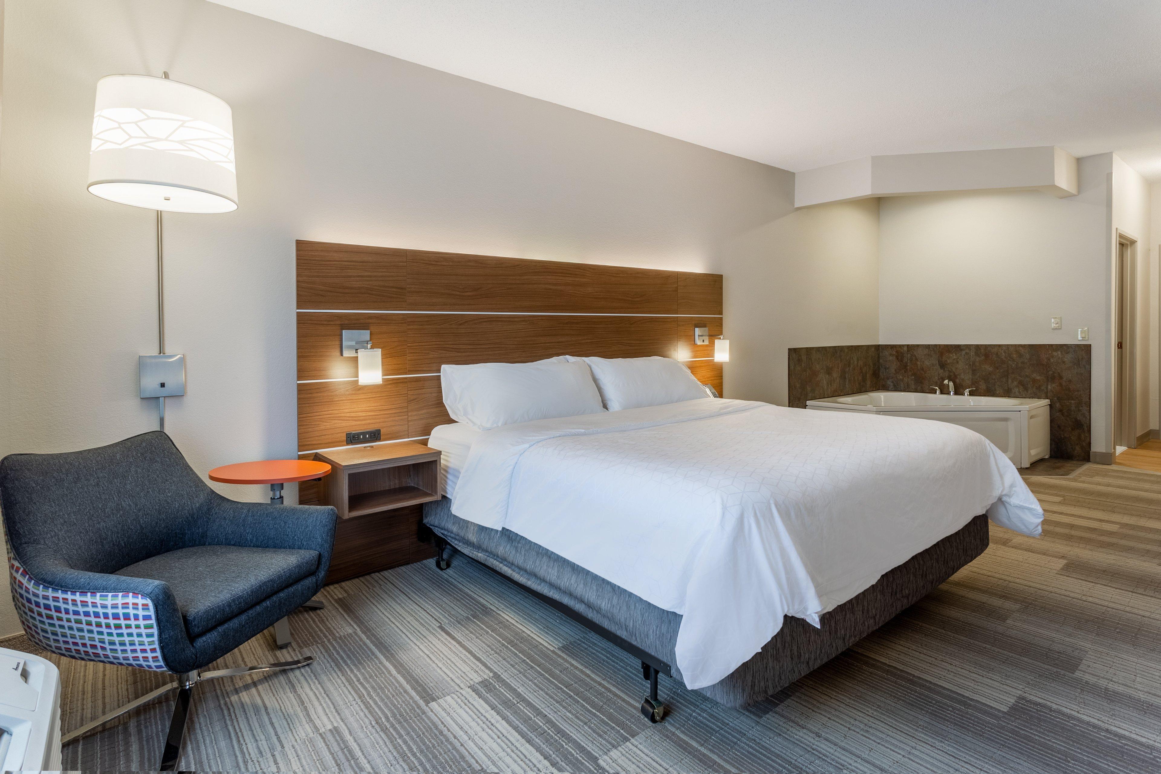 Holiday Inn Express Hotel & Suites Burlington By Ihg Zewnętrze zdjęcie
