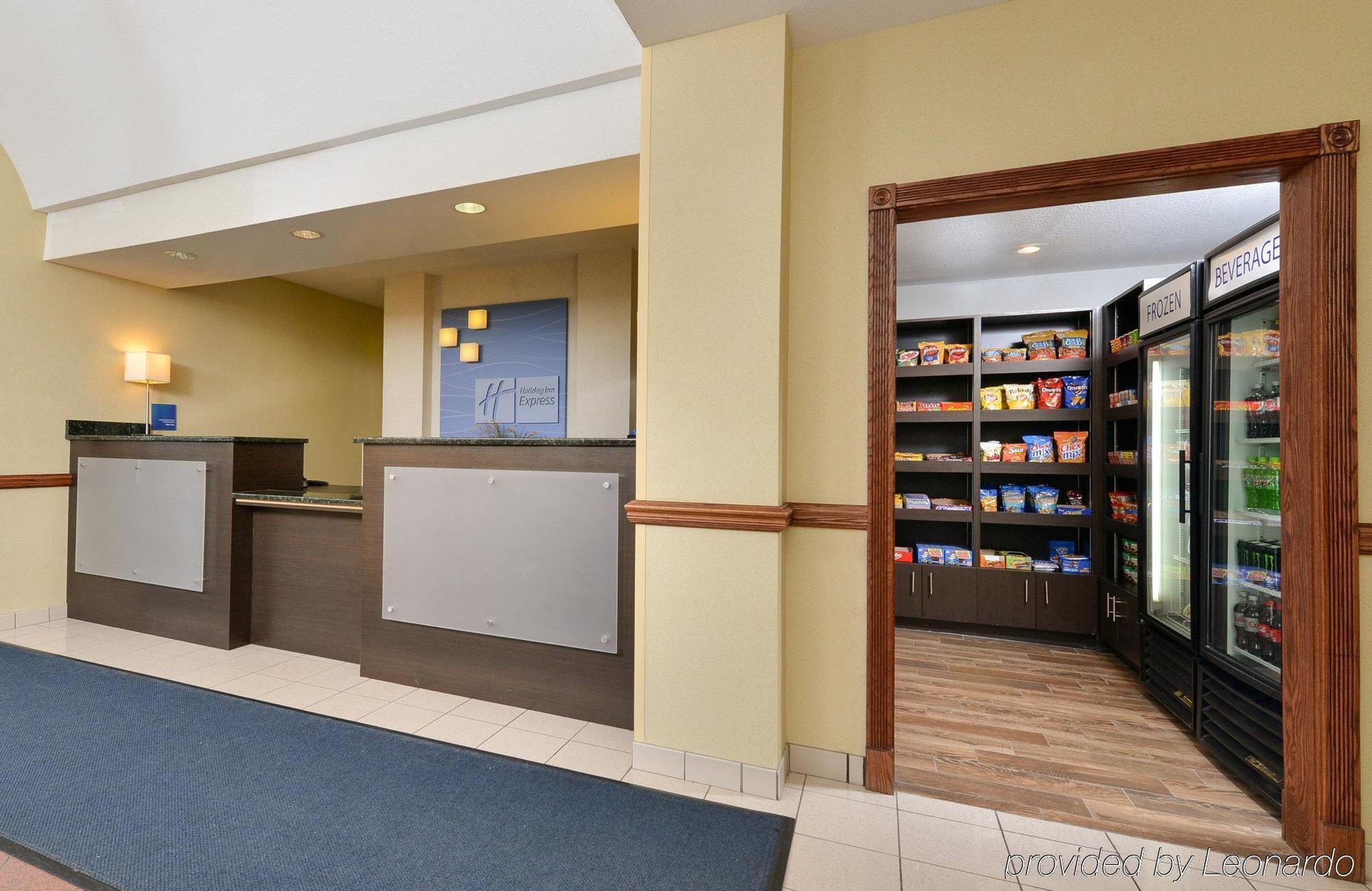 Holiday Inn Express Hotel & Suites Burlington By Ihg Zewnętrze zdjęcie