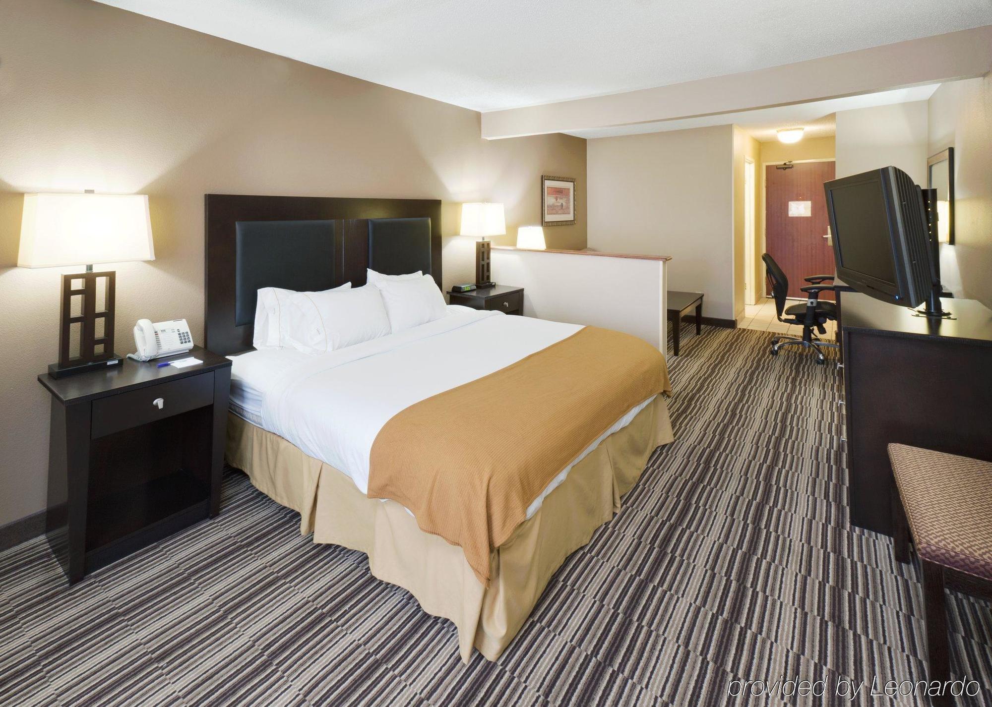 Holiday Inn Express Hotel & Suites Burlington By Ihg Pokój zdjęcie